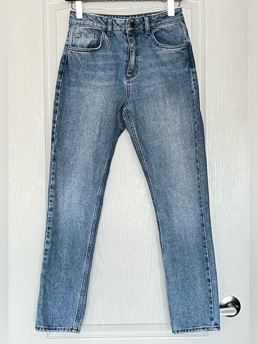 Reclaimed Vintage ASOS Light Wash Mom Jeans 24 Straight Leg Sustainable Fashion